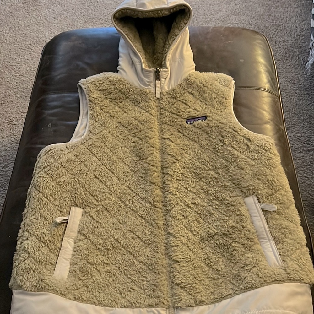 Patagonia reversible Sherpa vest